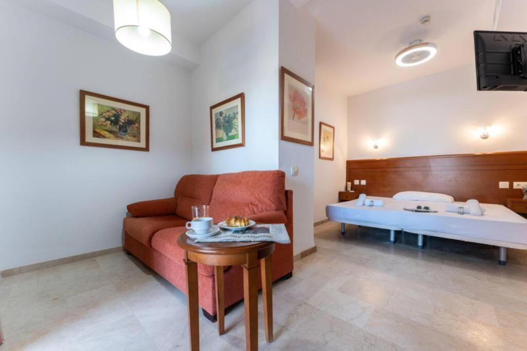 Ct 240 - Beachfront Apartment -Don Juan Manilva Luaran gambar