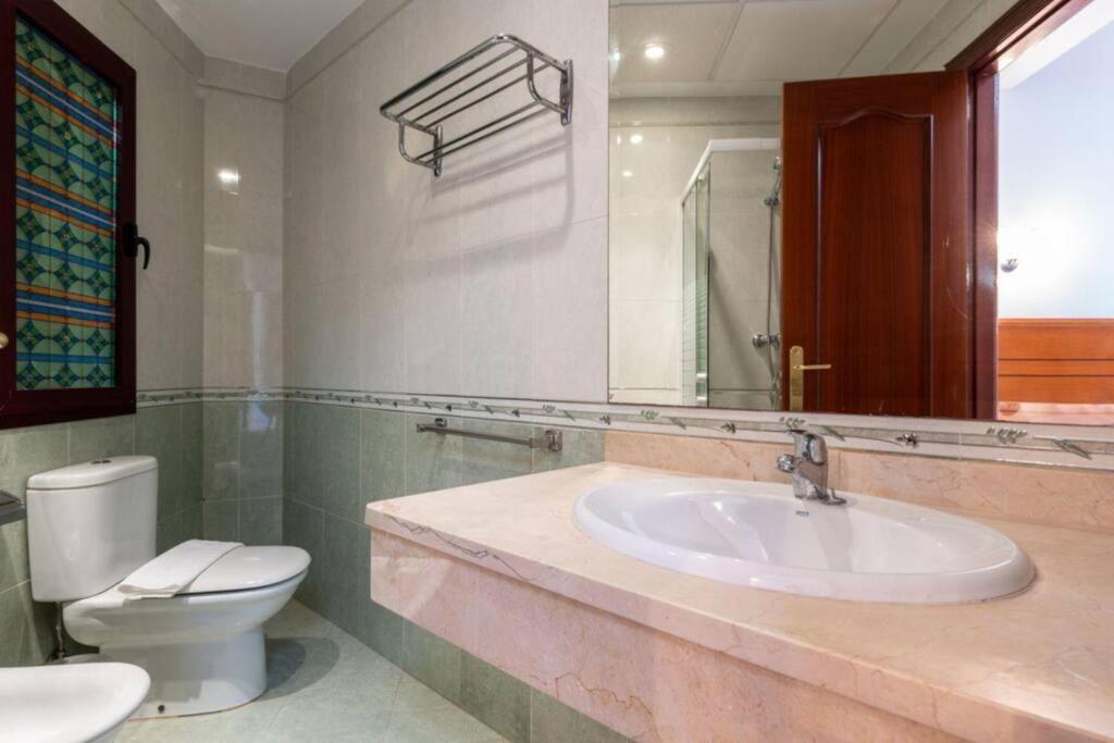 Ct 240 - Beachfront Apartment -Don Juan Manilva Luaran gambar