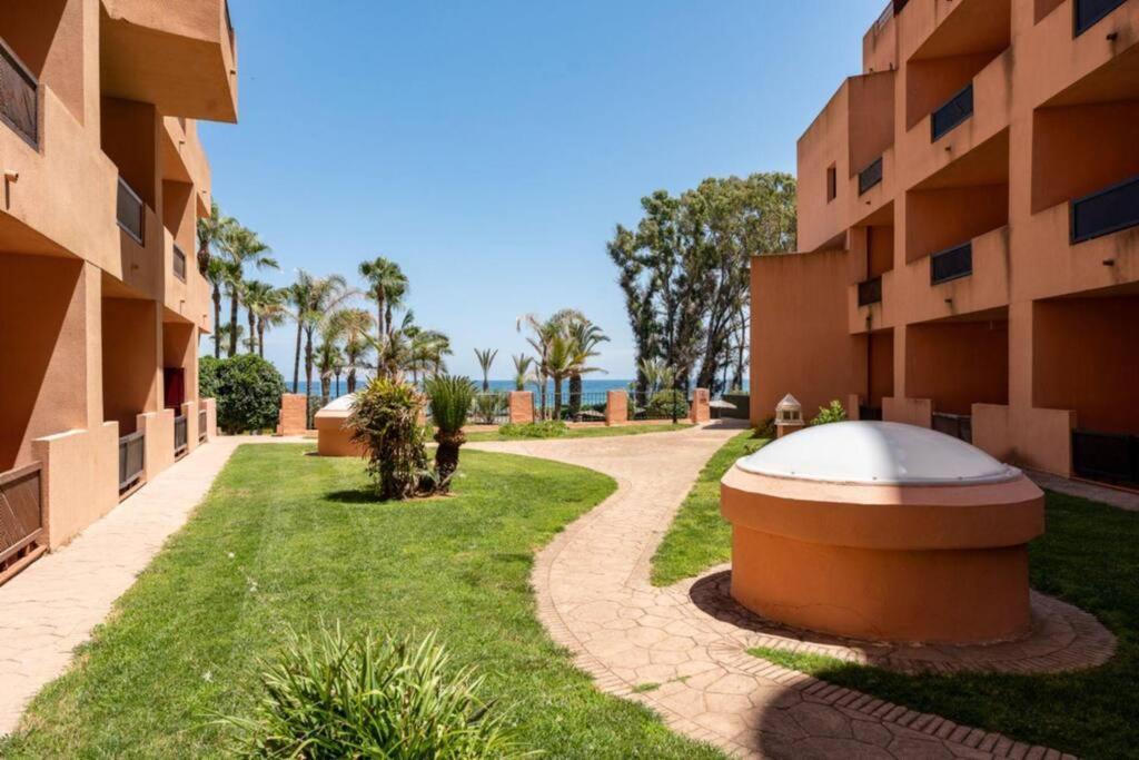 Ct 240 - Beachfront Apartment -Don Juan Manilva Luaran gambar