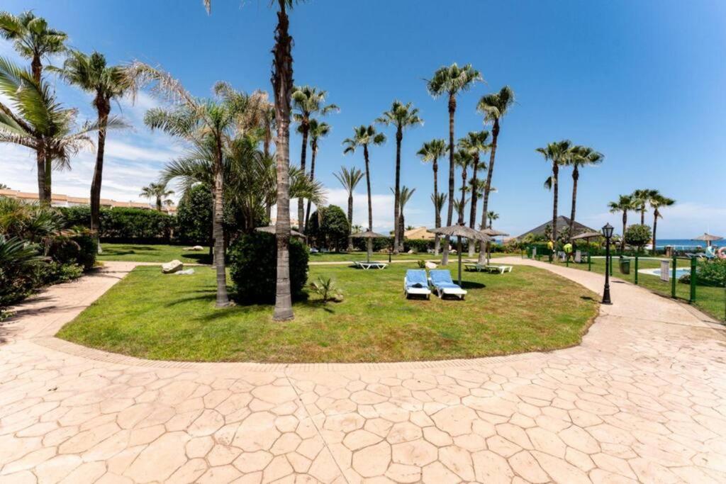 Ct 240 - Beachfront Apartment -Don Juan Manilva Luaran gambar