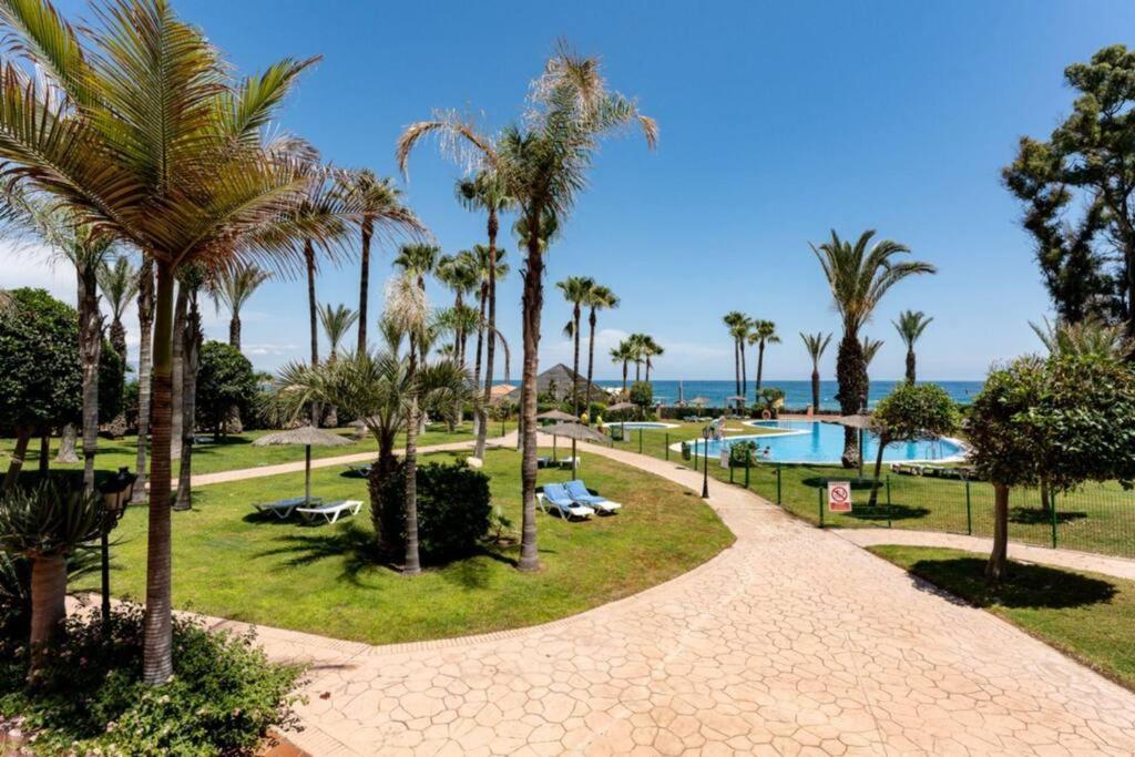 Ct 240 - Beachfront Apartment -Don Juan Manilva Luaran gambar